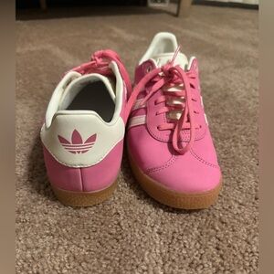 NWOT Adidas Gazelles. Fits like a size 8